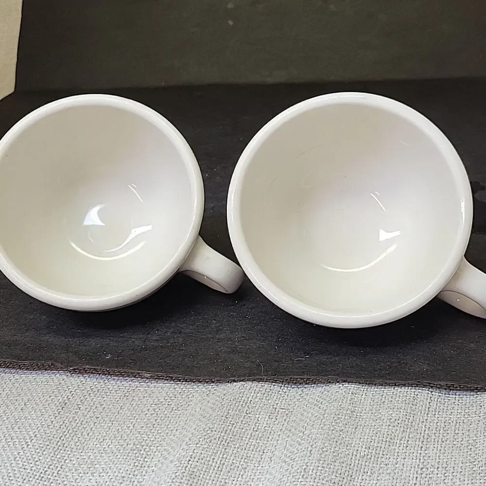 White‎ Teapot With 2 Syracuse China Cups